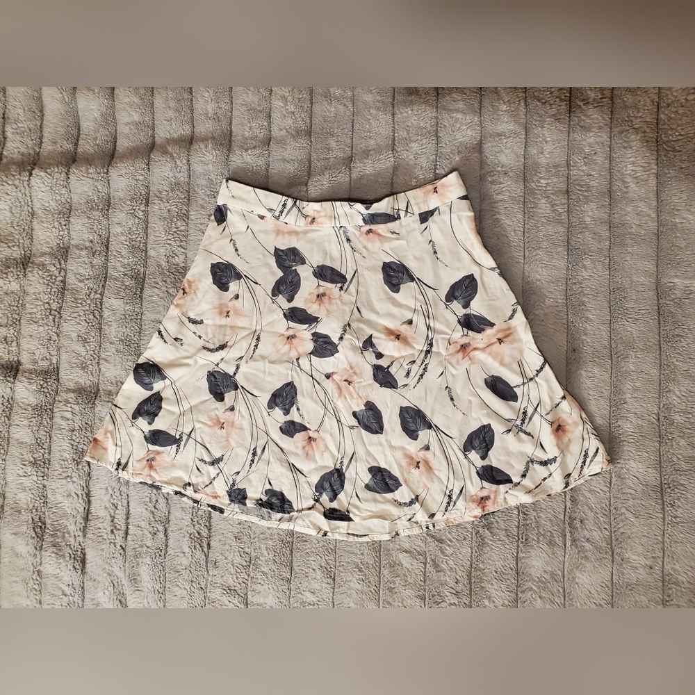 Floral flared mini skirt